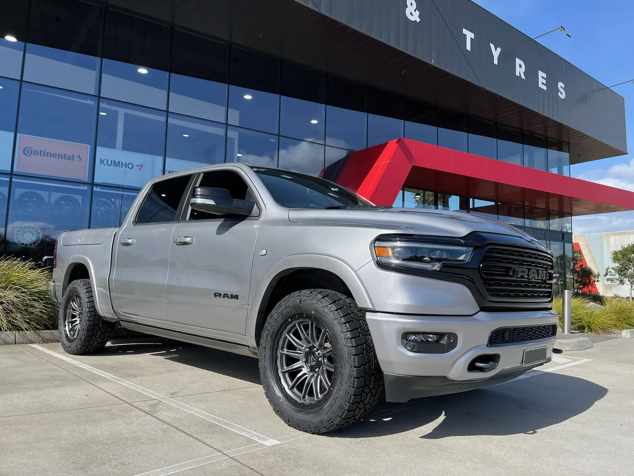 RAM 1500 with FUEL PISTON 20X9 GUNMETAL FINISH |  | RAM